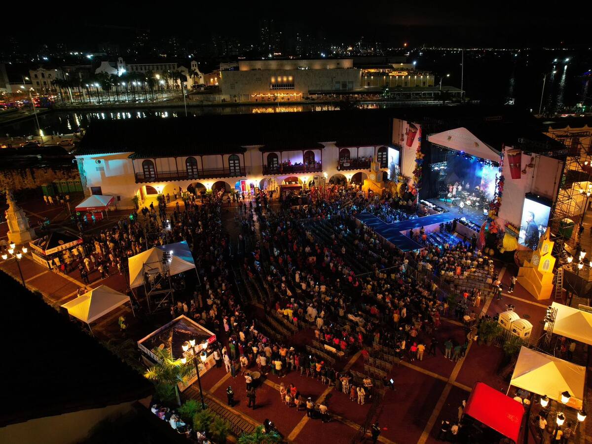 Cartagena celebró su 'Noche de tradición festiva' con las reinas de la Independencia