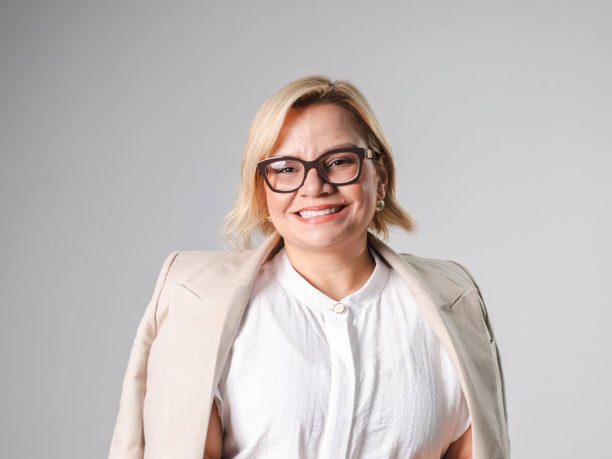 CNE declara elección de Margarita Guerra y entregan credencial tras cierre del escrutinio en Magdalena