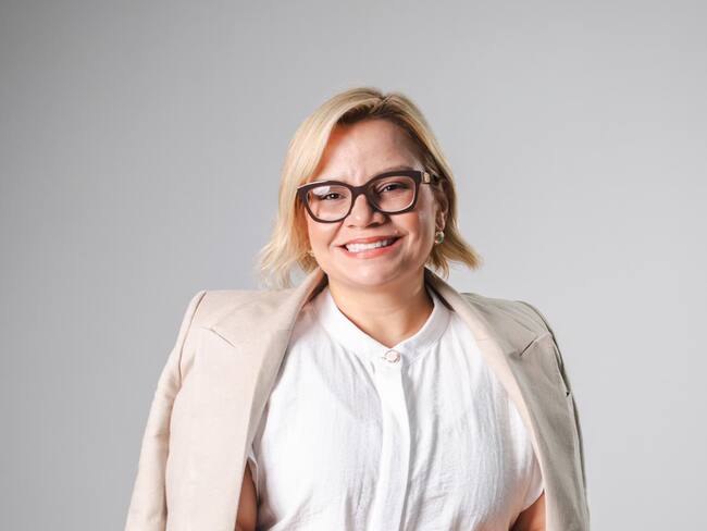 CNE declara elección de Margarita Guerra y entregan credencial tras cierre del escrutinio en Magdalena