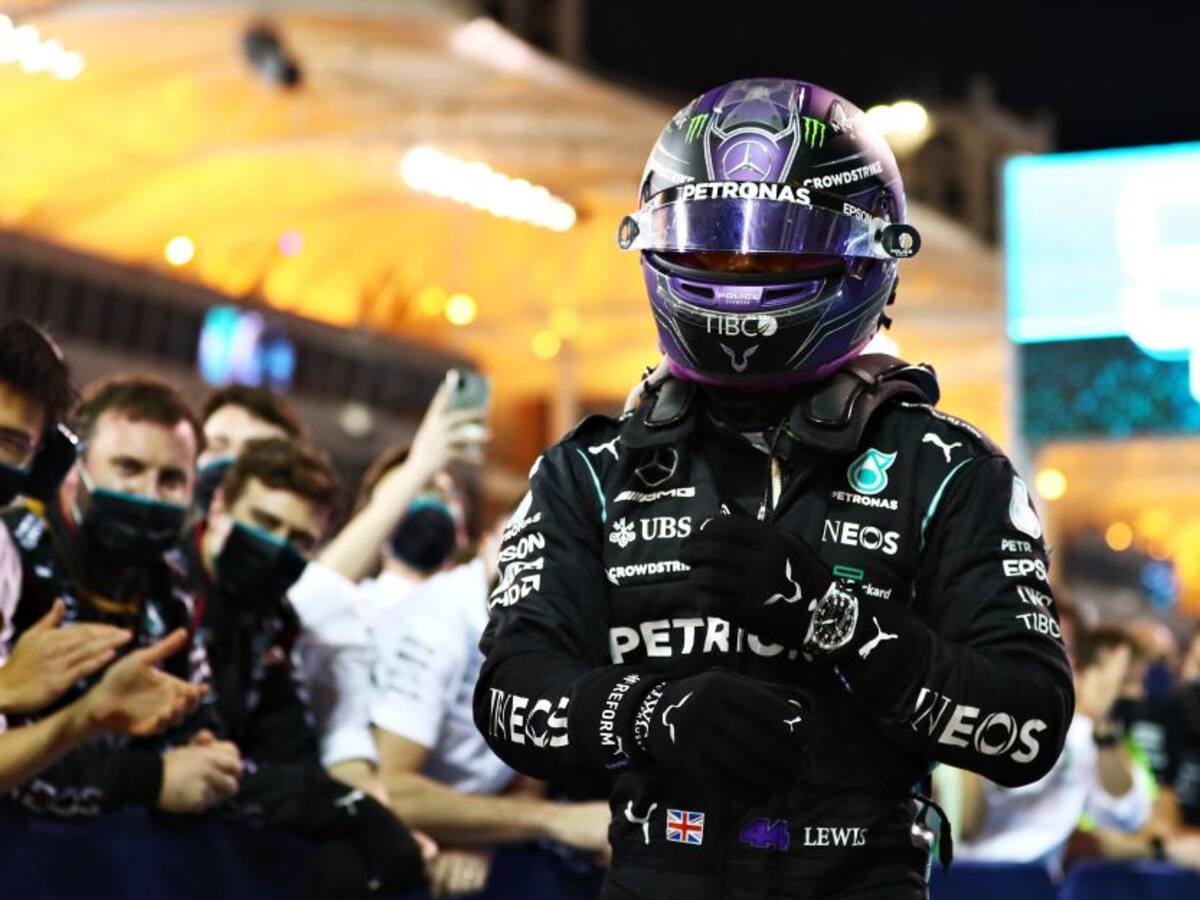 Lewis Hamilton comenzó la defensa de su título con victoria en Baréin