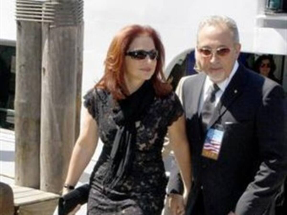 Gloria y Emilio Estefan piden reconocimiento al trabajador inmigrante en EEUU