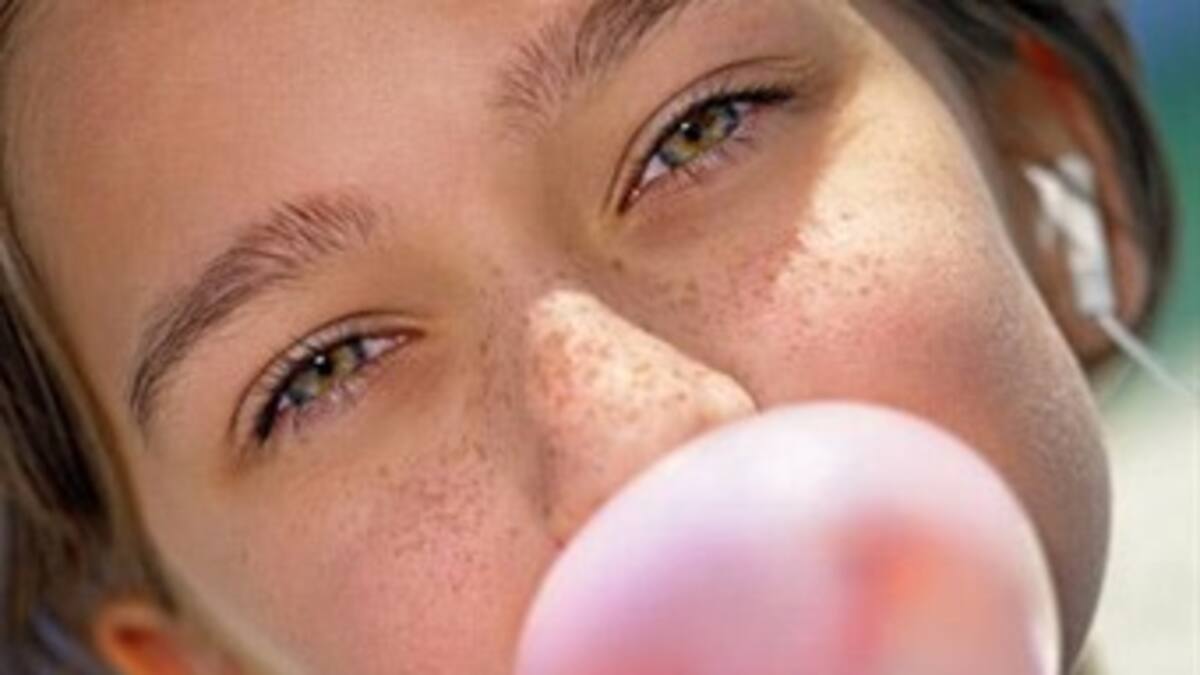 ¿Sirve mascar chicle para aumentar la concentración?
