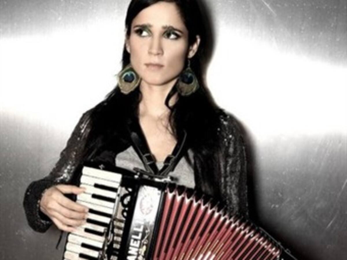 Julieta Venegas: 'Soy una pianista disfrazada de acordeonista'