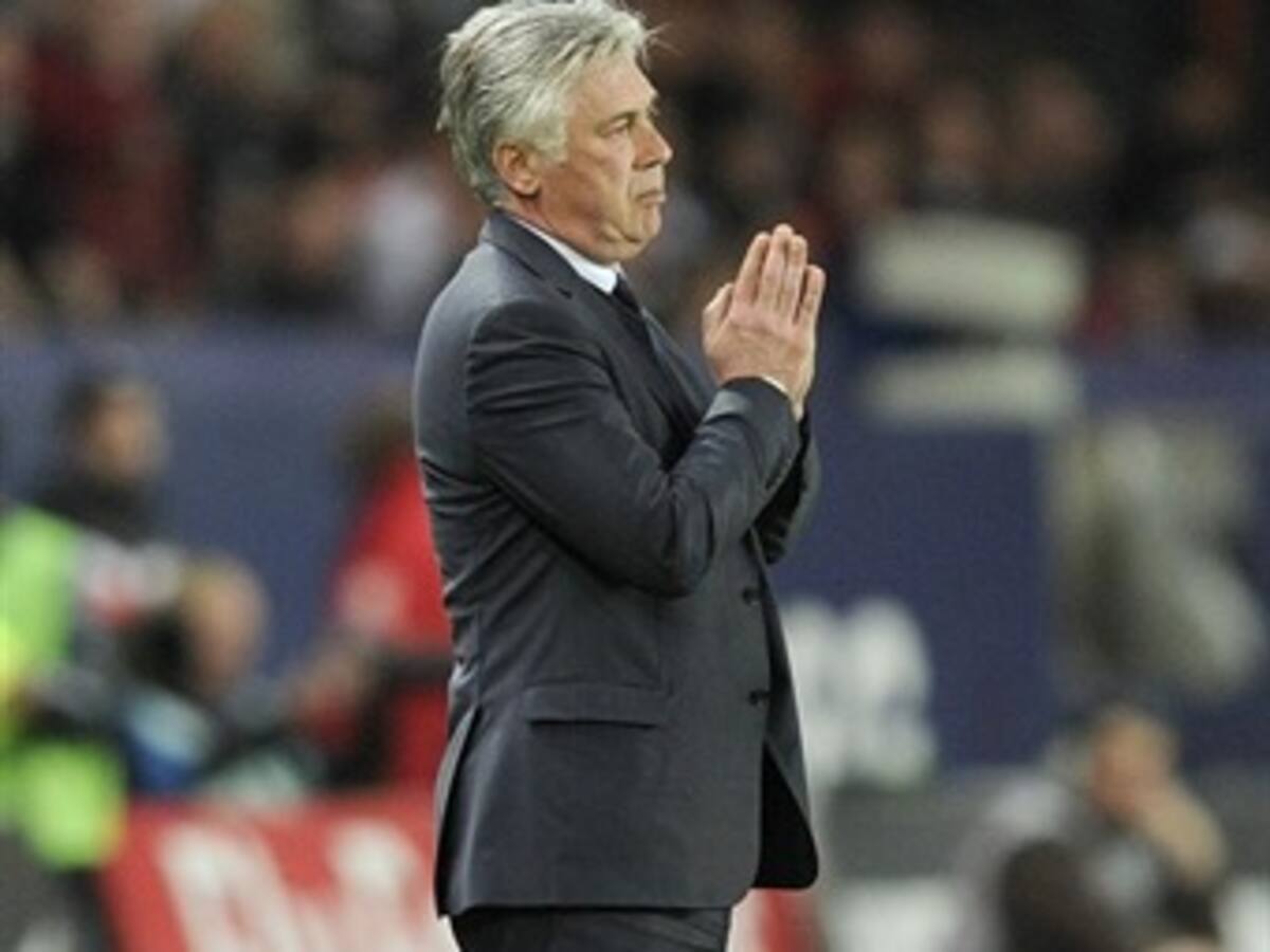 El técnico italiano Ancelotti dijo que no ha recibido ofertas del Real Madrid