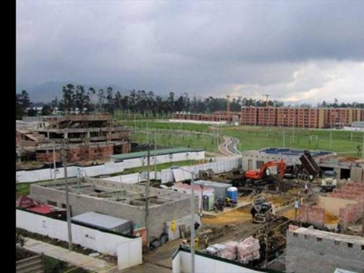 Contraloría denuncia anomalías en programa de vivienda 100 gratis