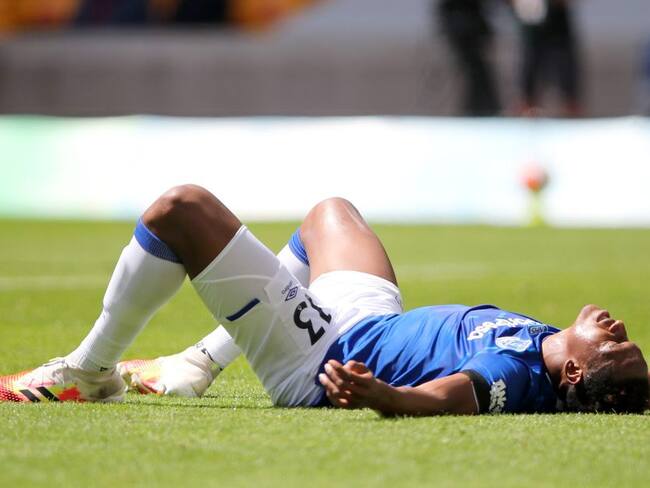 Everton perdió y Yerry Mina se volvió a retirar lesionado