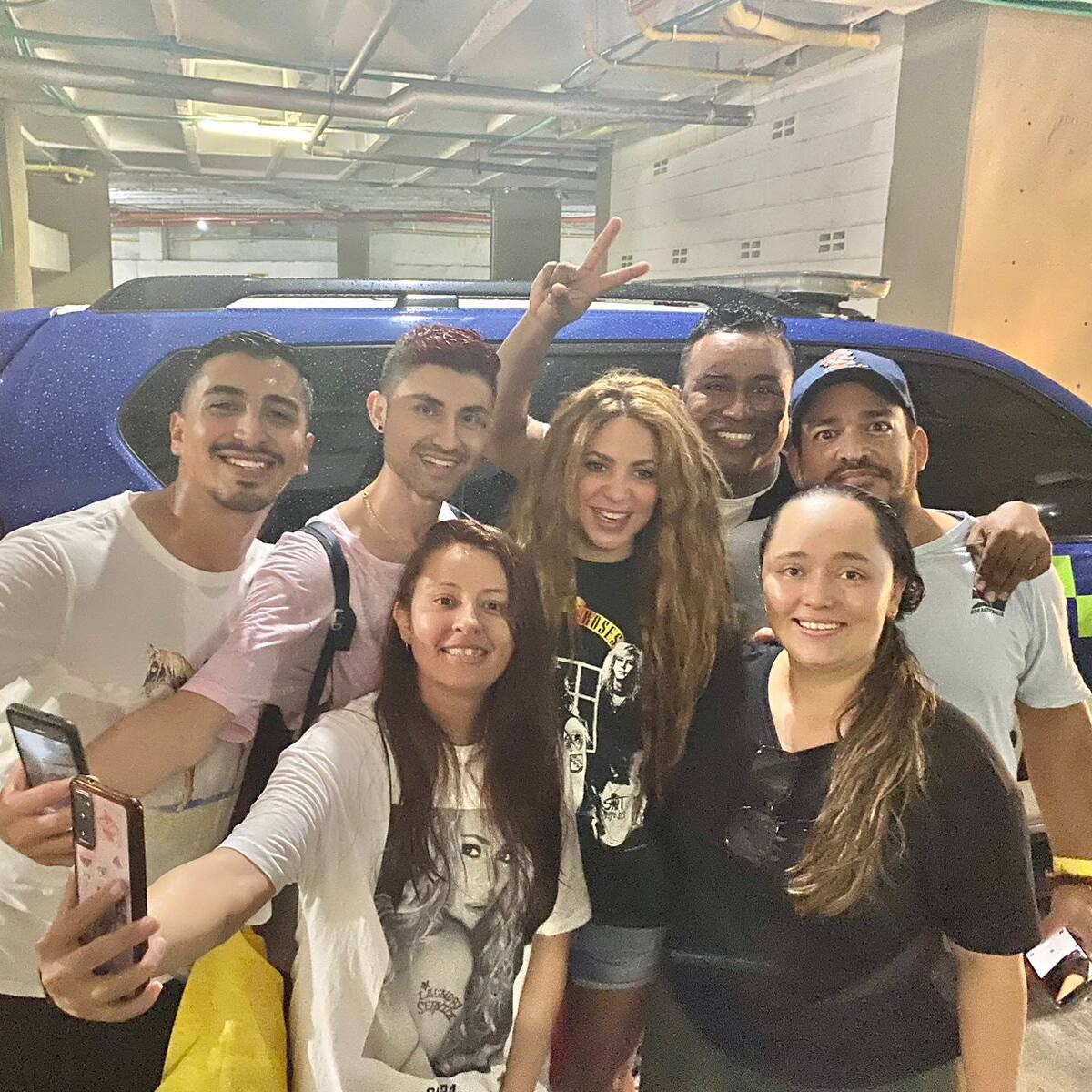 “Fue una experiencia muy bonita. Shakira habló con cada uno”: Seguidor de la artista
