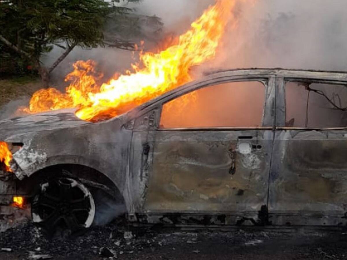 Camioneta se incendió en una carretera de la zona norte de Cartagena