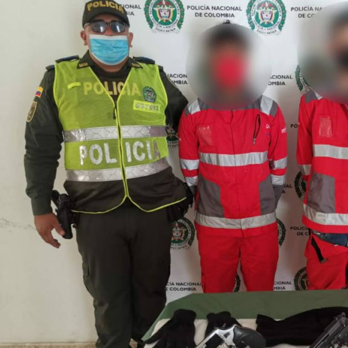 Vestidos con uniforme de una empresa de aseo pretendian robar una casa