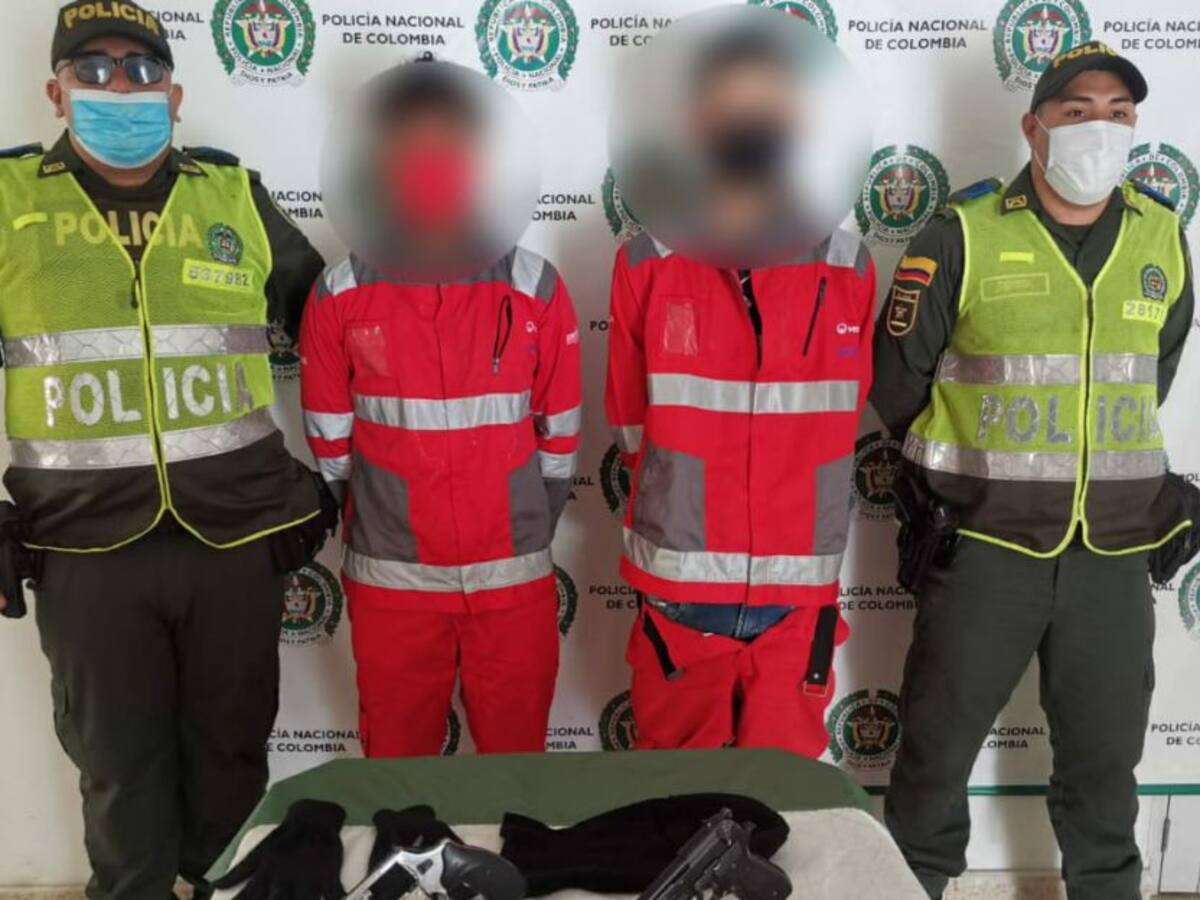Vestidos con uniforme de una empresa de aseo pretendian robar una casa