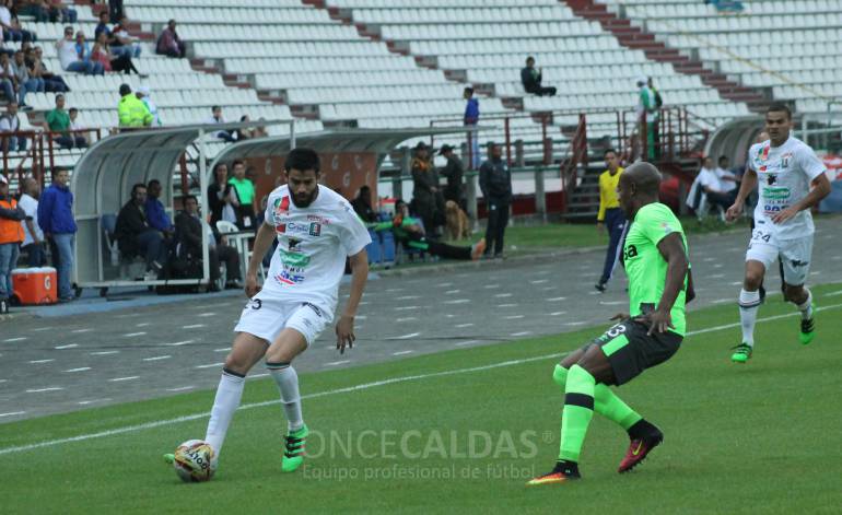 El volante uruguayo del Once Caldas, Joaquín Noy, resultó ser figura en su debut en el fútbol colombiano. 