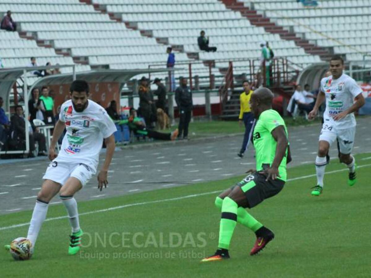 La hinchada salió feliz con el imponente triunfo del Once Caldas al Deportivo Cali