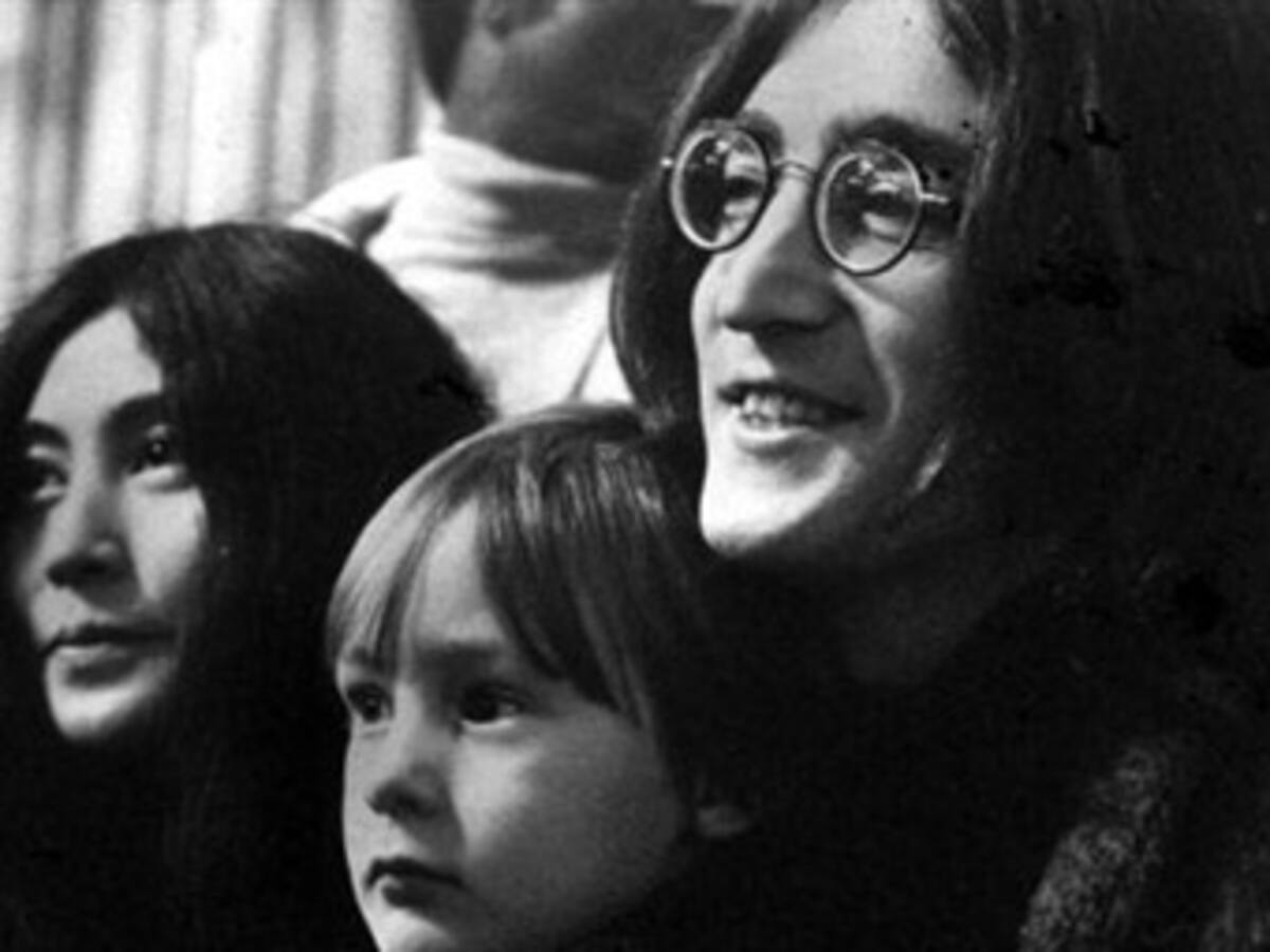 Una exposición de dibujos de Lennon celebra su cumpleaños en Nueva York