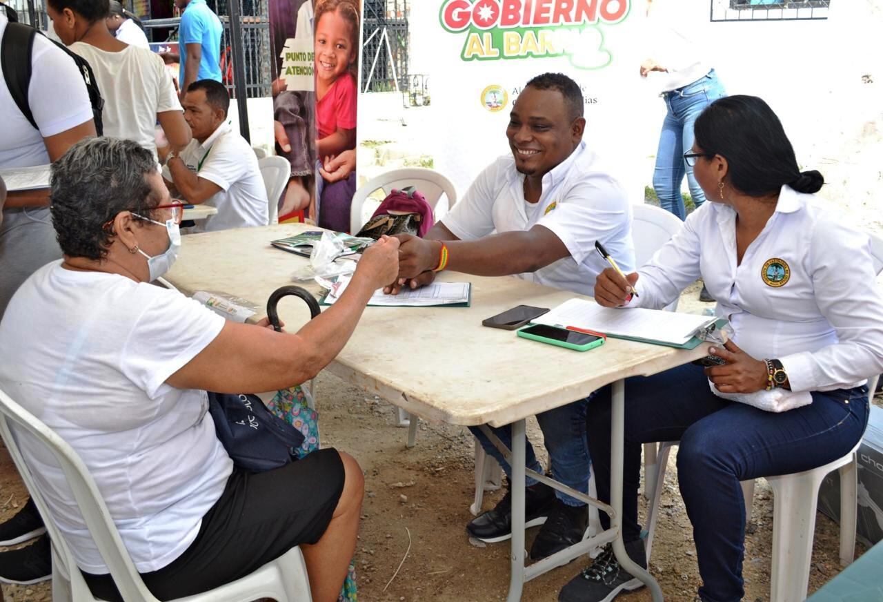 Distrito y aliados acercaron oferta institucional a la comunidad de Sor Teresa de Calcuta