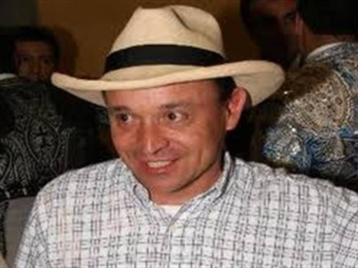 Defensa de hermano de Uribe asegura que no hay pruebas que lo vinculen con ‘paras’