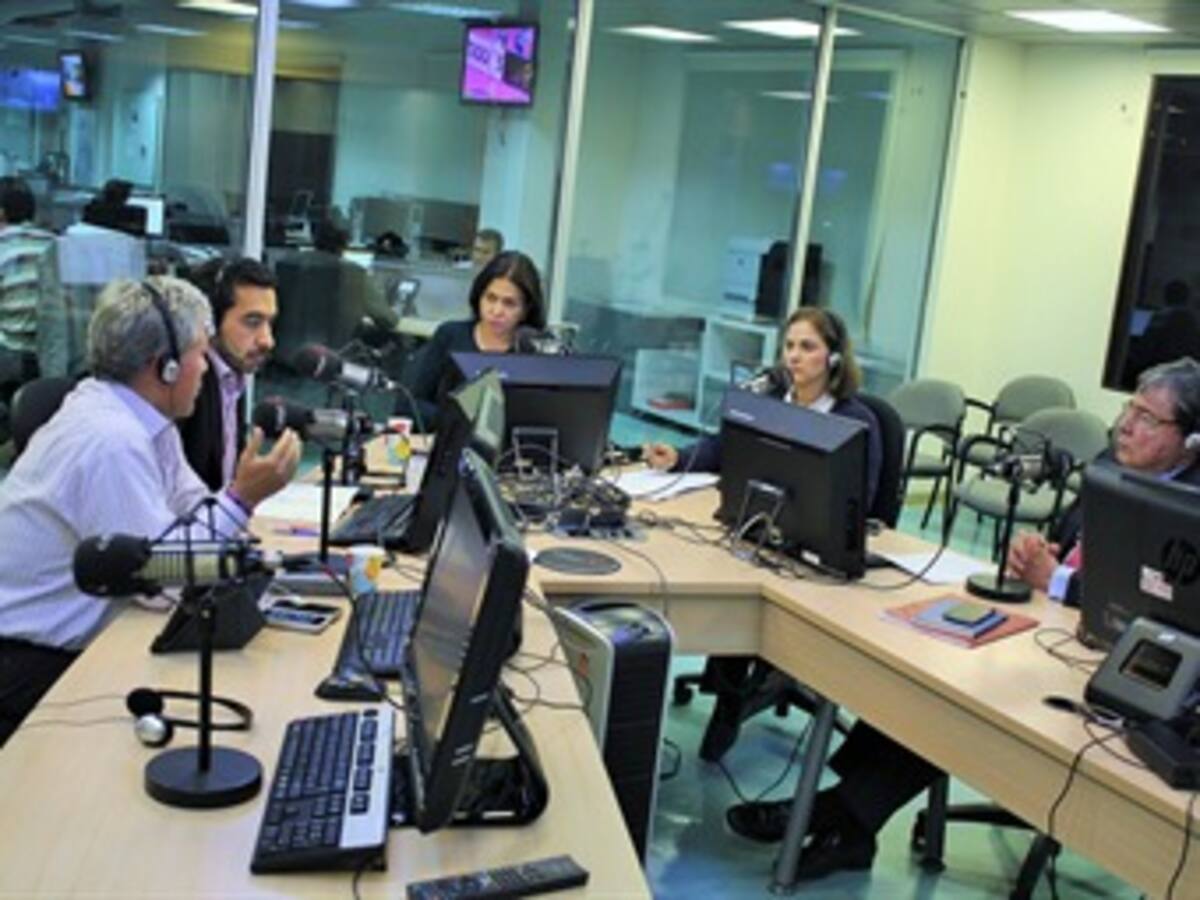 Panelistas en Hora 20 del 19 de febrero