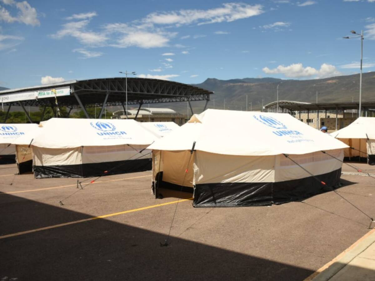 Autoridades monitorean centro de atención a migrantes