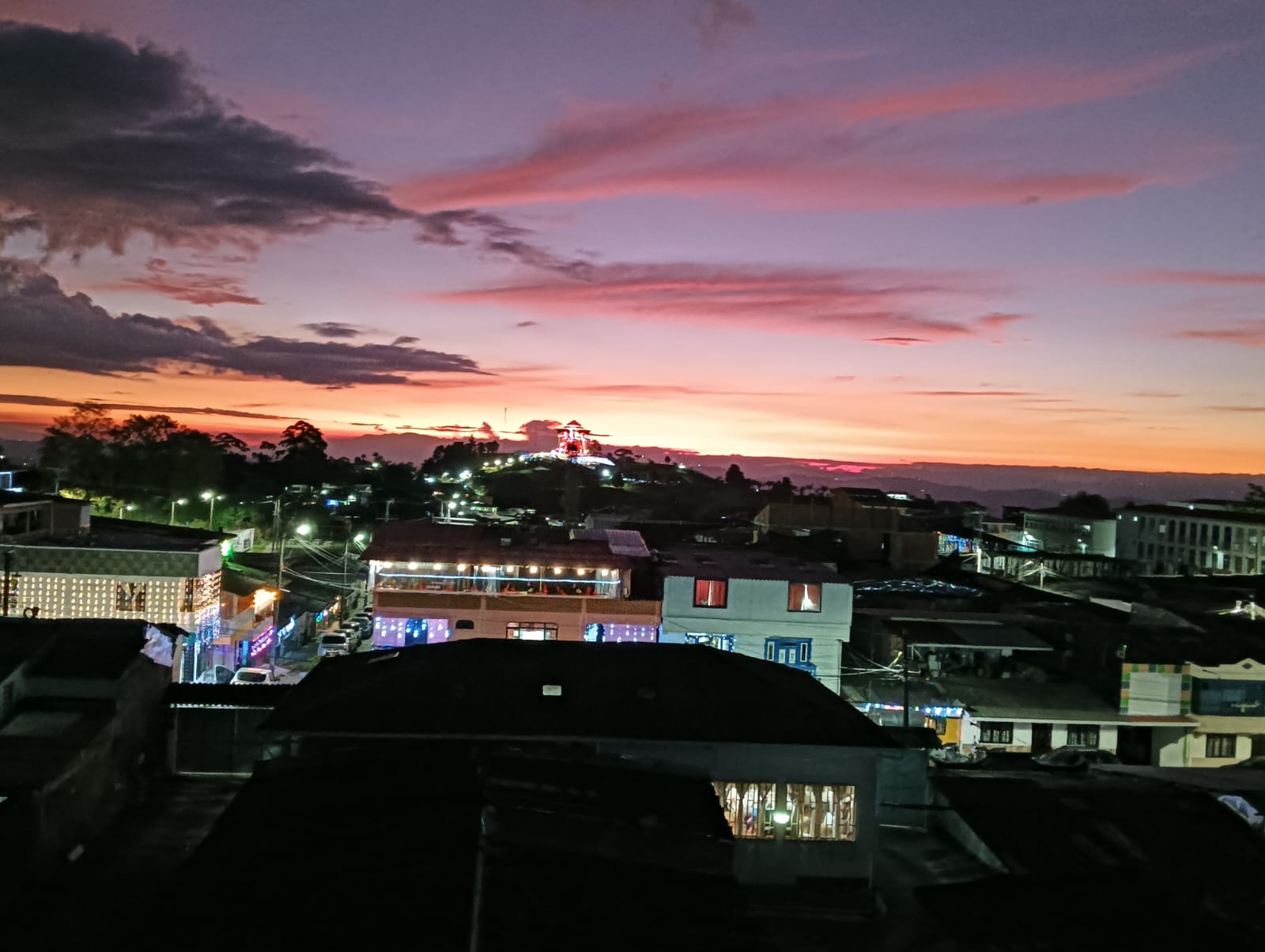 Atardecer en la capital quindiana - Caracol Radio Armenia