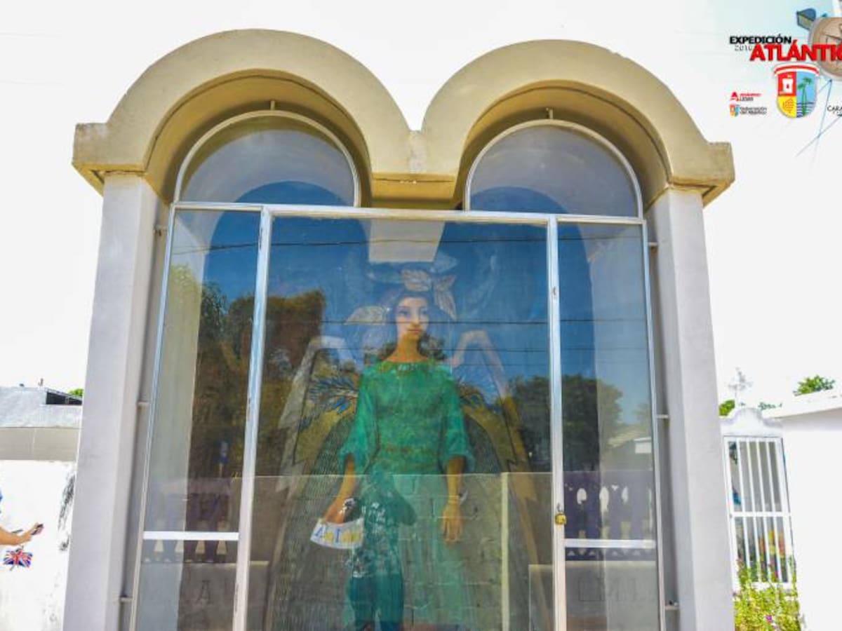 El mural que guarda una historia de novela en Juan de Acosta