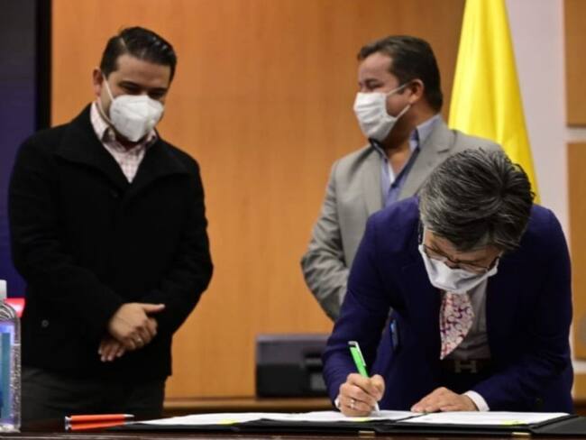 Bogotá y Cota firman convenio para mejorar movilidad