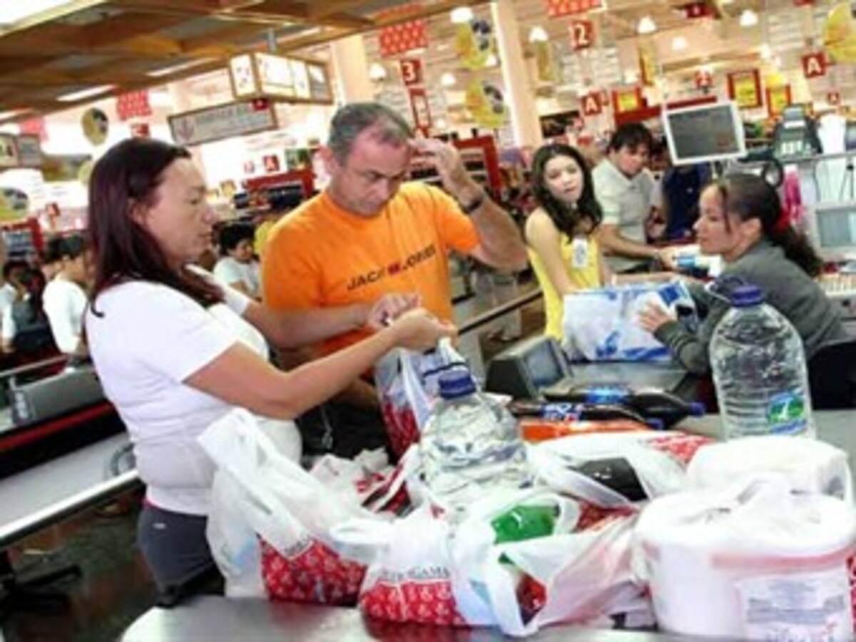 Maduro mandará milicias a supermercados para que atienda cajas