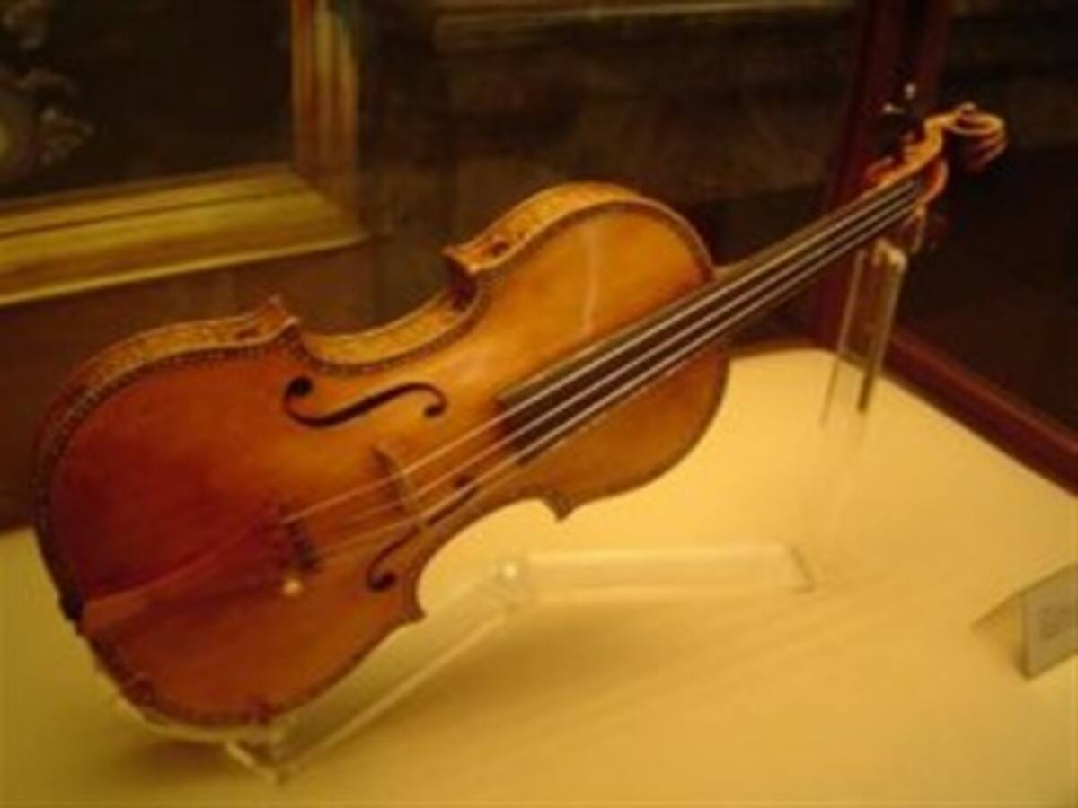 Récord mundial para Stradivarius vendido en beneficio de víctimas de Japón