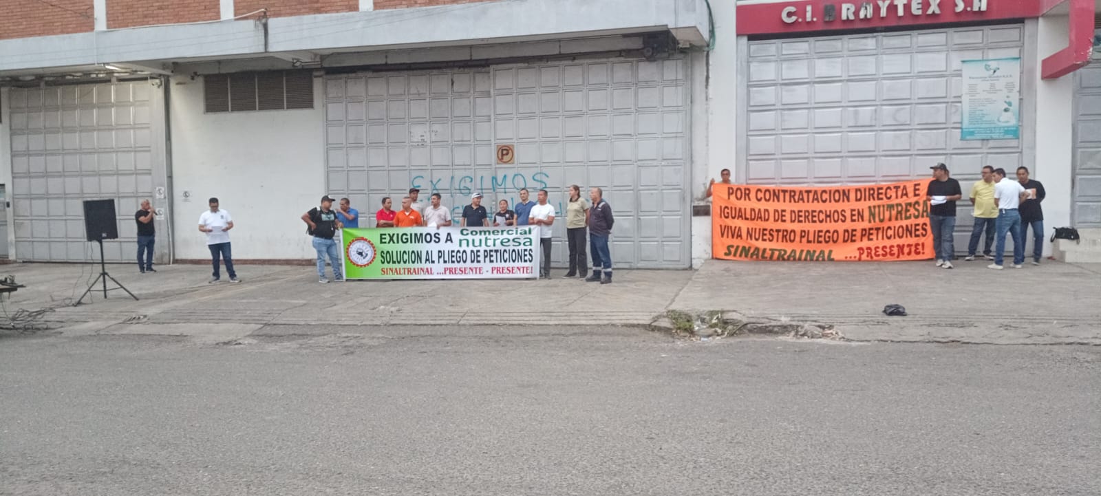 Protesta en Comercial Nutresa de Cúcuta. / Foto: Cortesía Jorge Patiño.