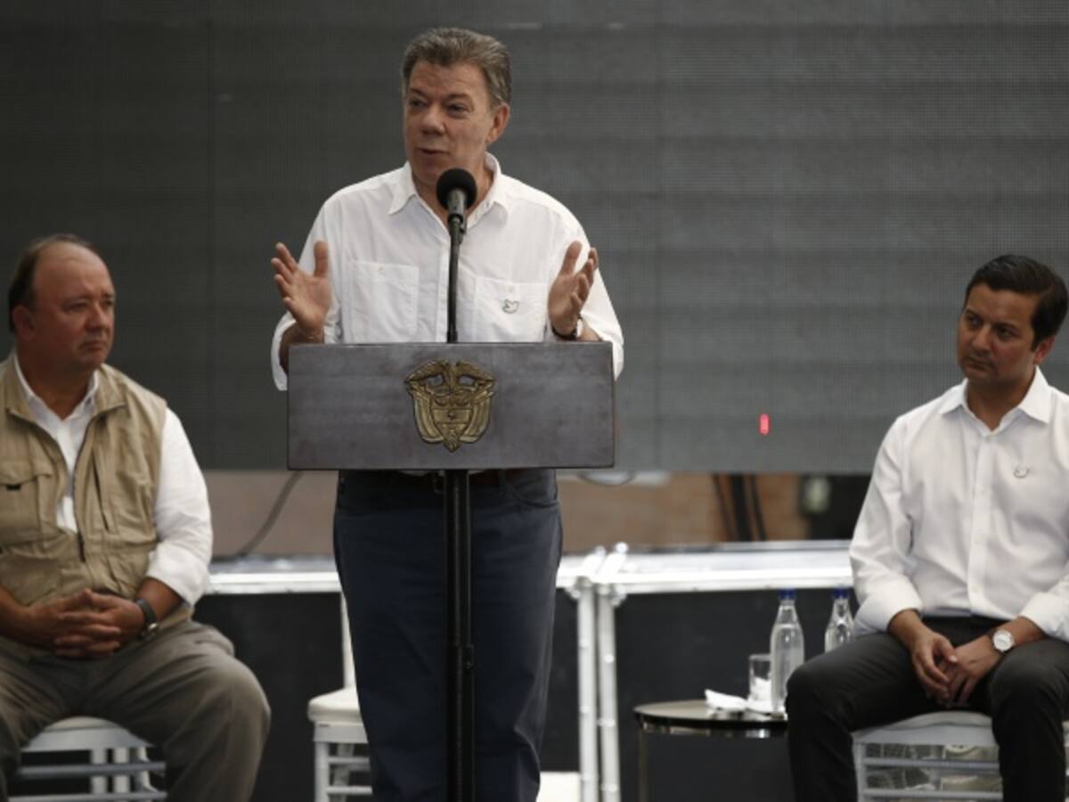 El plebiscito por la paz es un punto de honor: Santos