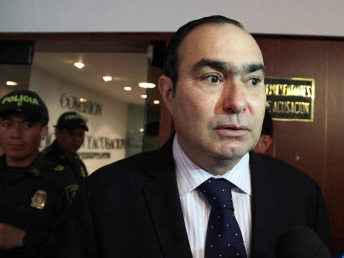 Lista acusación contra magistrado Pretelt por caso Fidupetrol