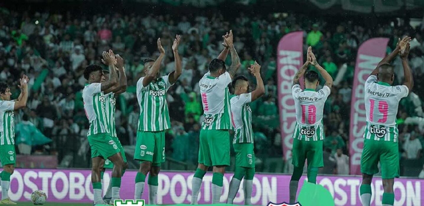Los jugadores de Atlético Nacional celebran la victoria en el clásico ante el Medellín / @nacionaloficial.