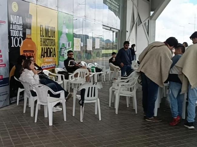 Estudiantes de diferentes regiones del departamento realizaron una manifestación en la Terminal de Transporte de Tunja pidiendo la tarifa diferencial / Foto: Caracol Radio.