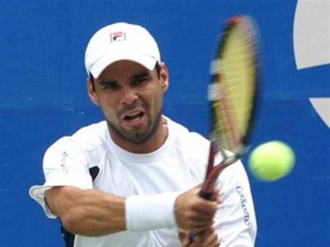 Alejandro Falla en octavos de final del Open de tenis de Rennes