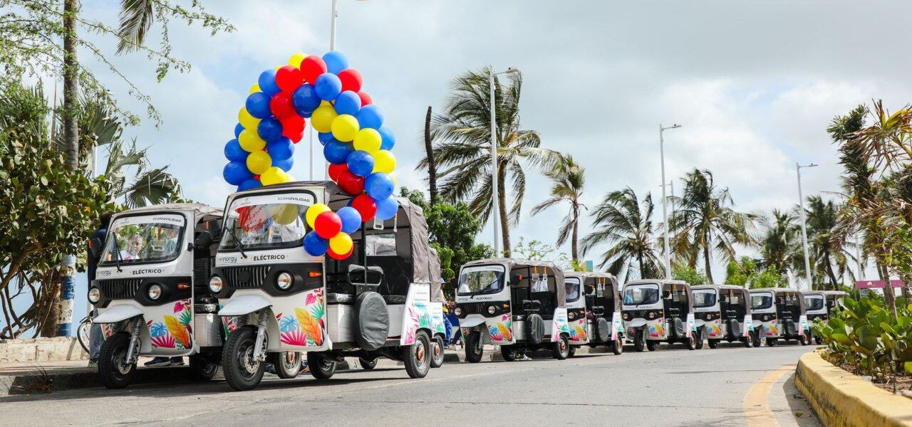 Motocarros eléctricos entregados en La Guajira. Cortesía: MinMinas