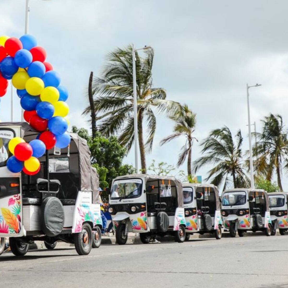 Entregan 29 motocarros eléctricos en La Guajira para promover el turismo