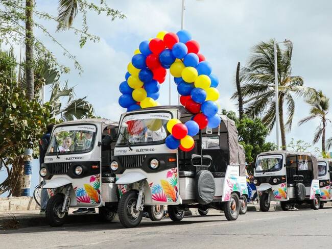 Motocarros eléctricos entregados en La Guajira. Cortesía: MinMinas