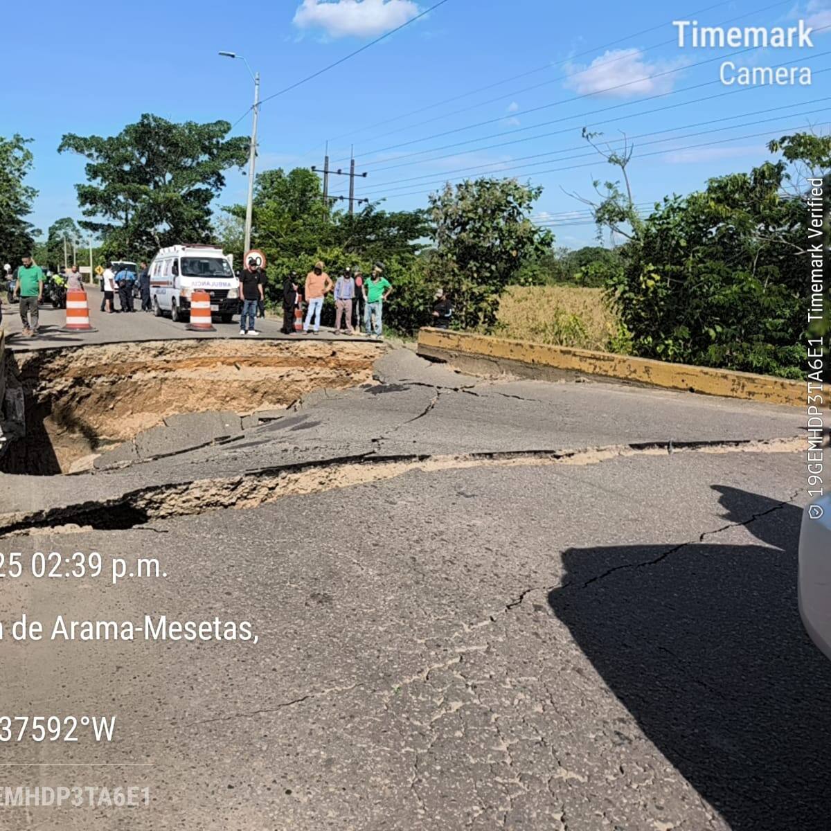 Cierre total de vía que conecta a Uribe con Granada en el departamento del Meta