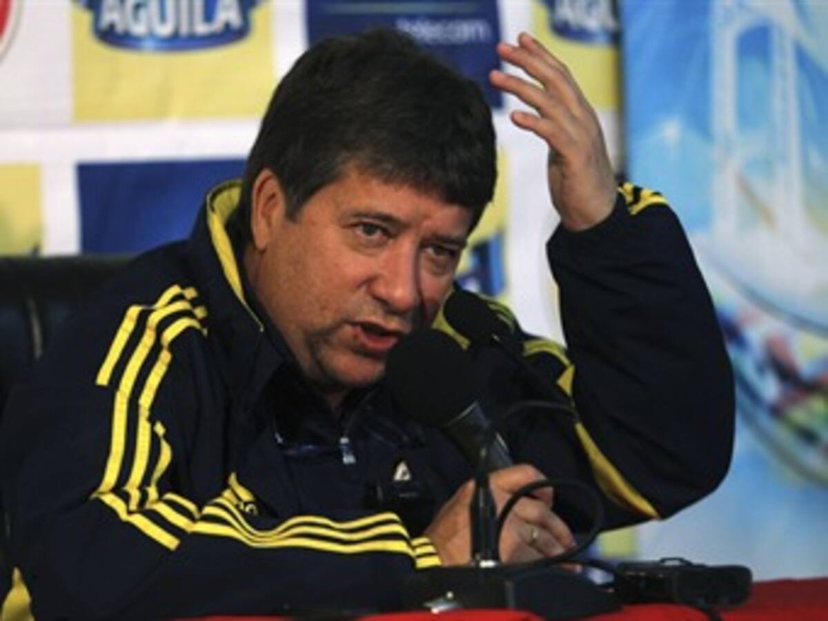 Con Pekerman o sin él está complicado clasificar a Brasil 2014: Hernán Darío 'Bolillo' Gómez
