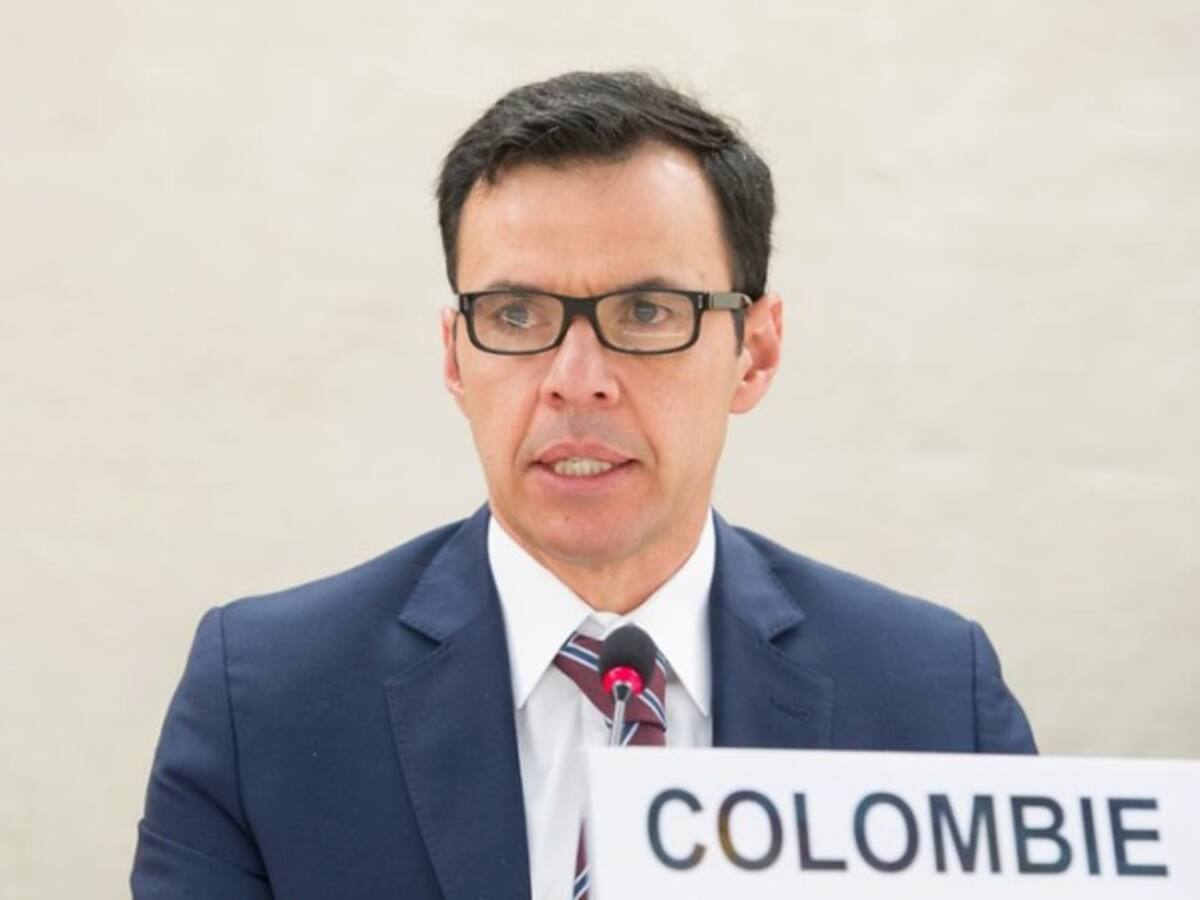 “Decisión de Santrich es una buena noticia”: MinInterior