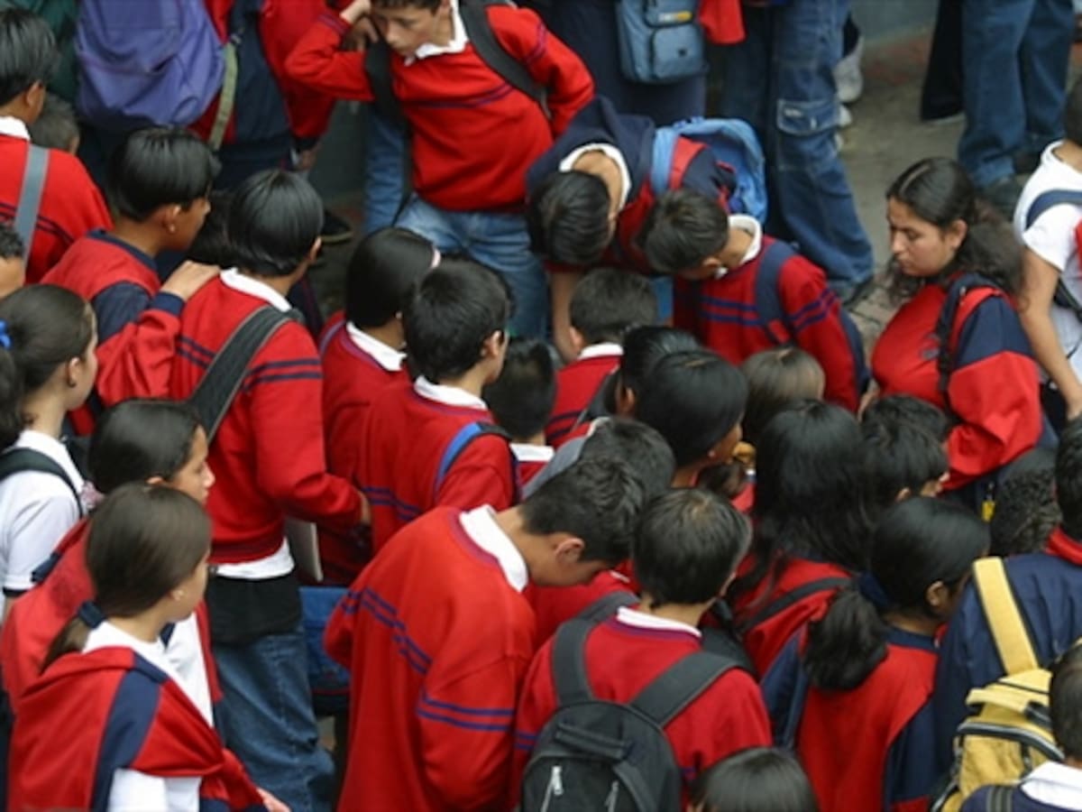 En Bogotá 3.000 estudiantes están en riesgo de quedar sin colegio