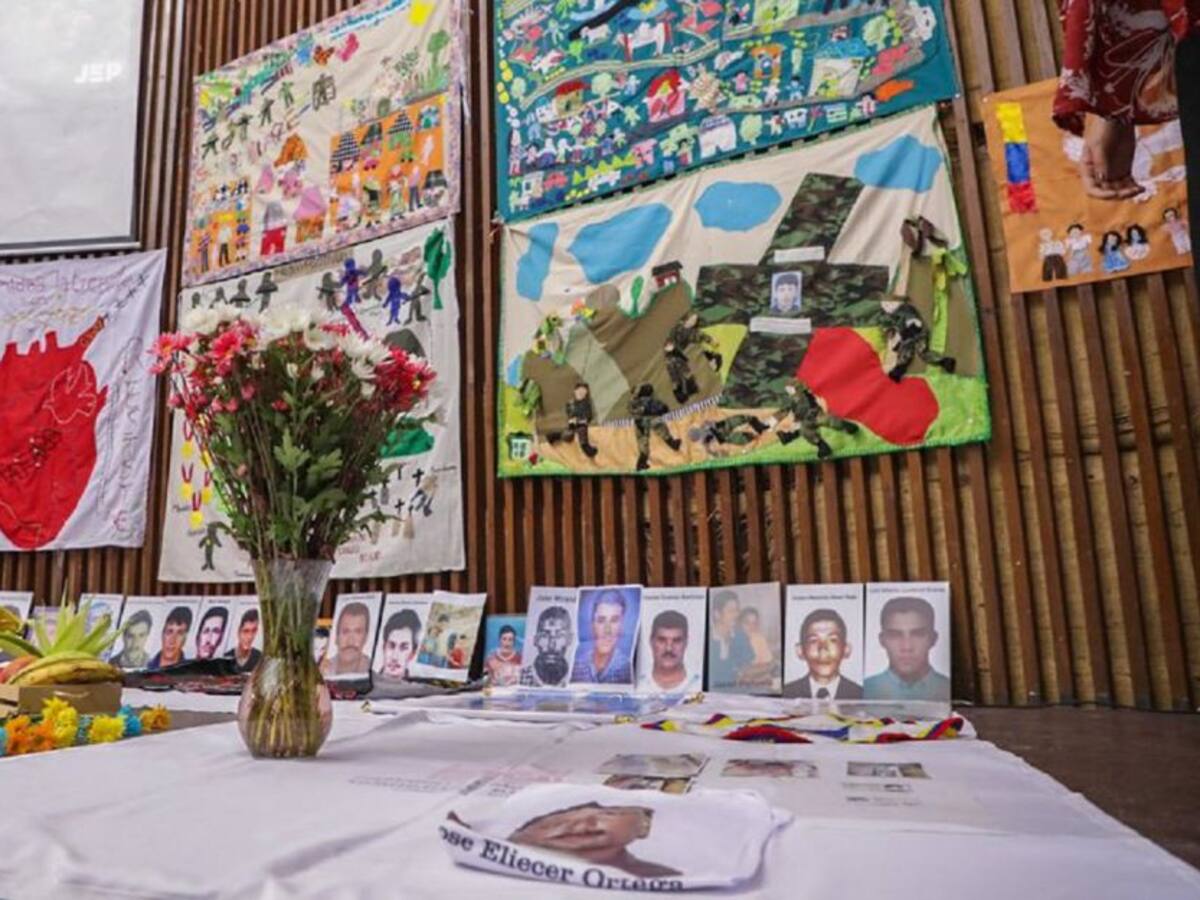 Madre de Soacha sigue pidiendo verdad de 'la cabeza mayor': habló de Uribe