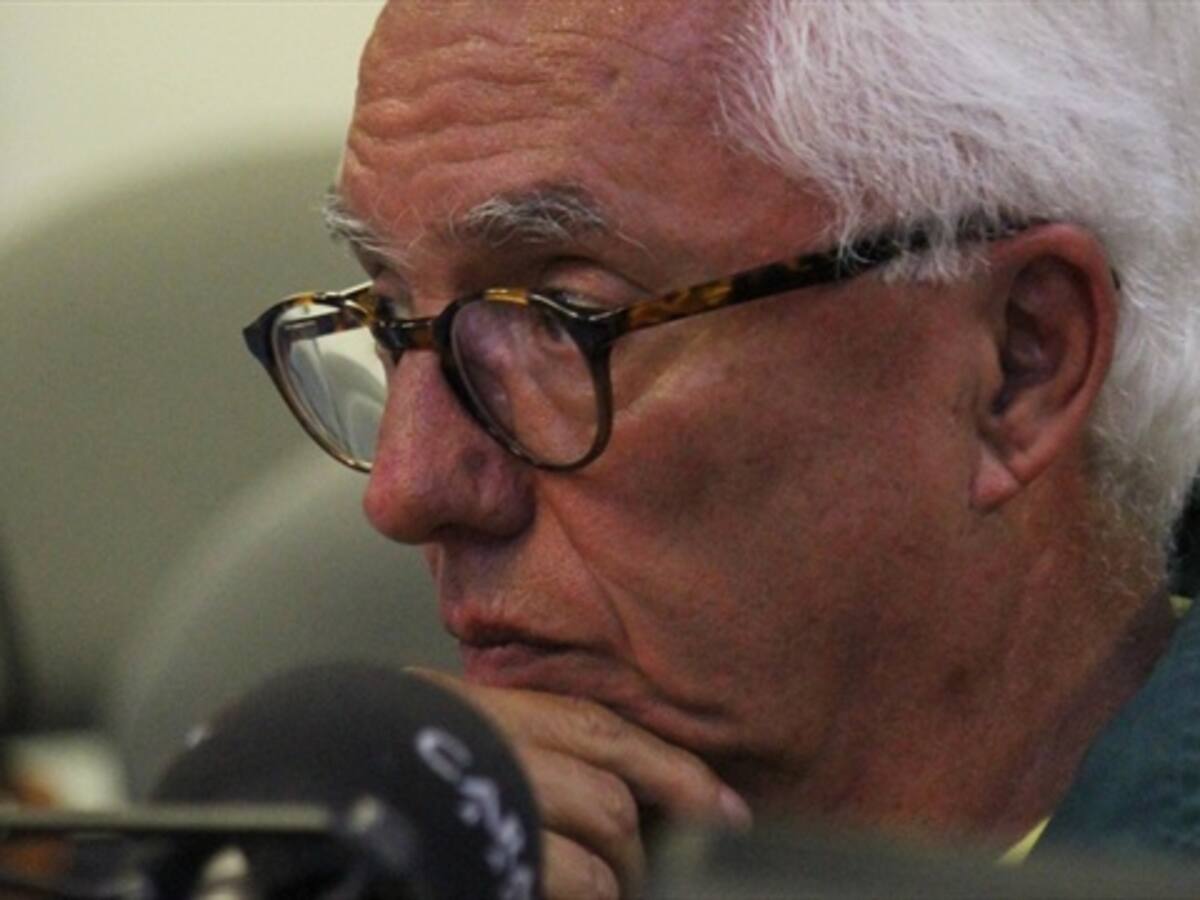La corrupción de la política en Colombia es descomunal: Robledo