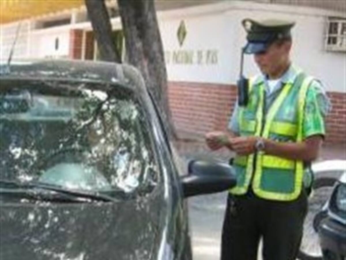 Mujer que huyó de la Policía dice que lo hizo por acoso de los úniformados
