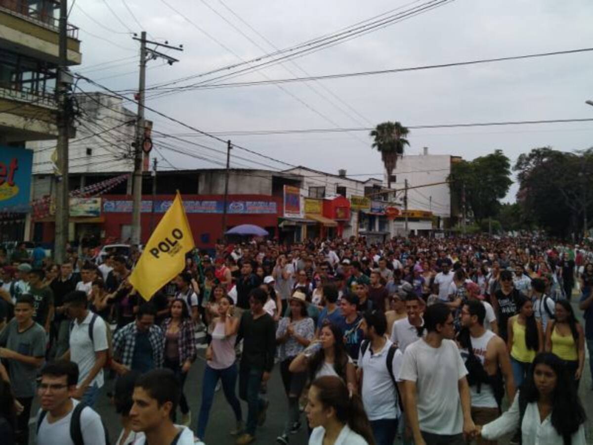 Más de 4 mil estudiantes y profesores salieron a marchar en Ibagué