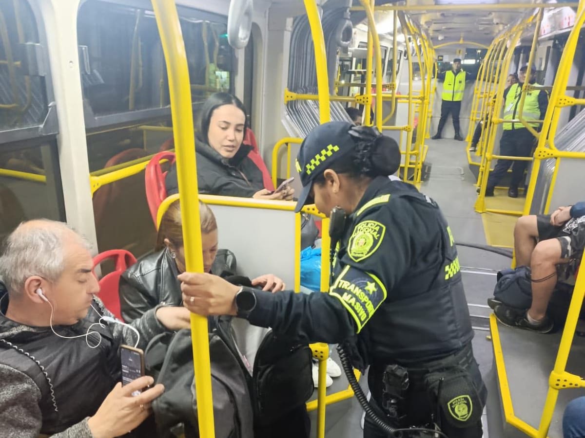 ‘Escuadrón móvil’ reforzará la seguridad nocturna en TransMilenio