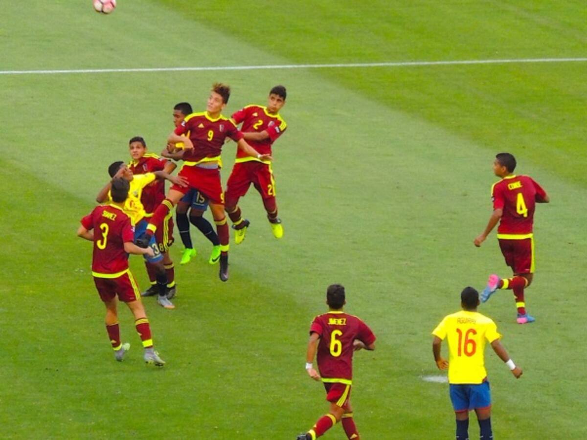 El banco de castigo, una novedad en el fútbol de nuestro continente: Por José Borda