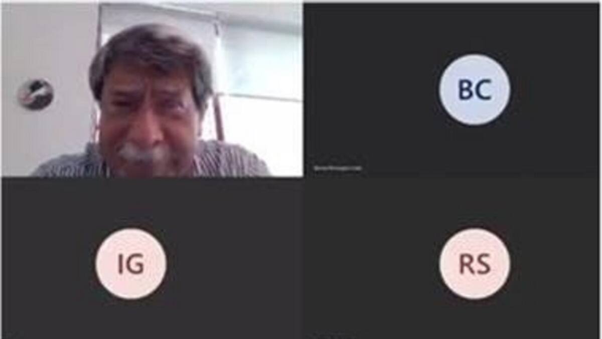 Profesor mexicano recibió una grata sorpresa por parte de sus alumnos