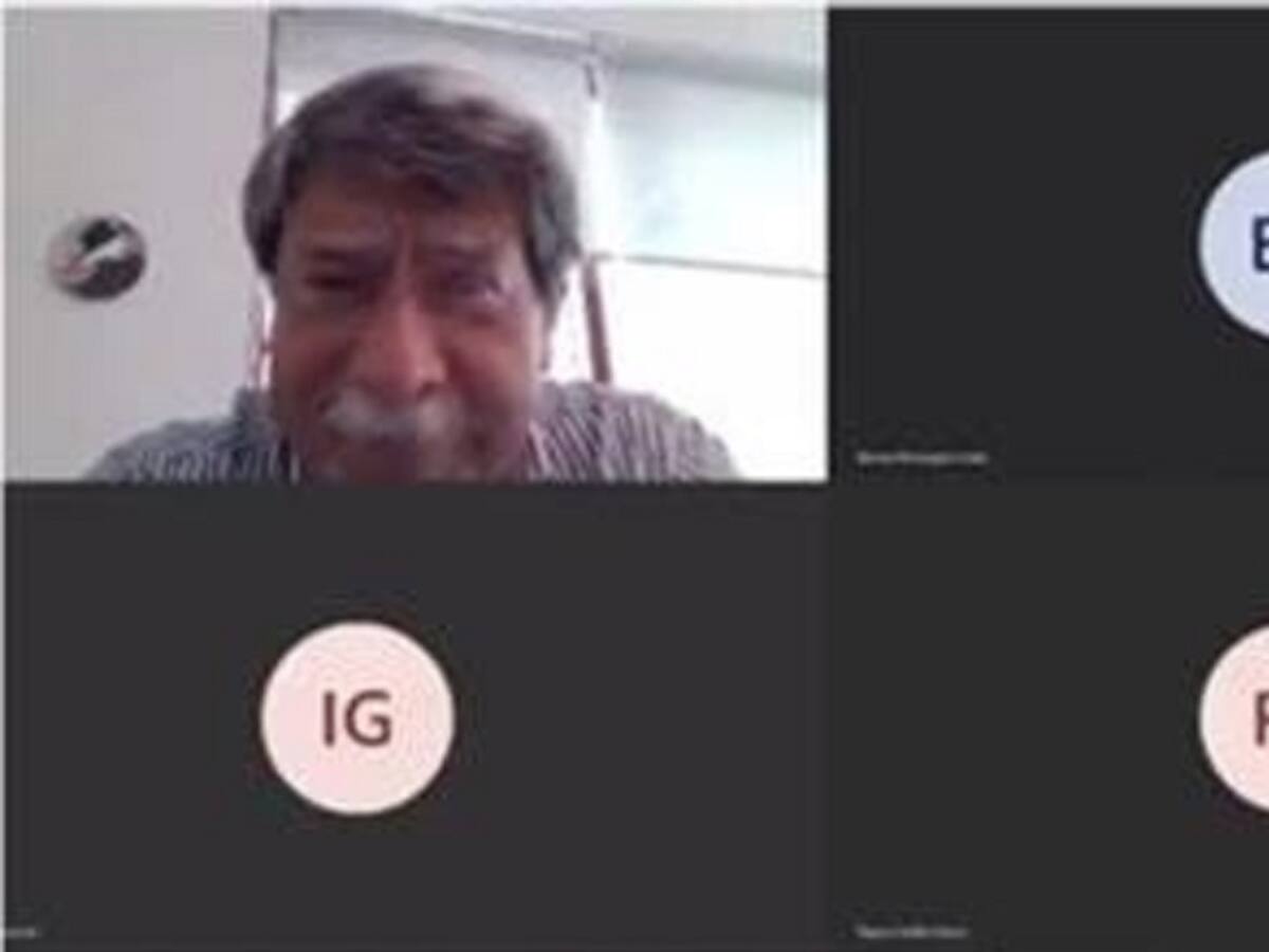 Profesor mexicano recibió una grata sorpresa por parte de sus alumnos