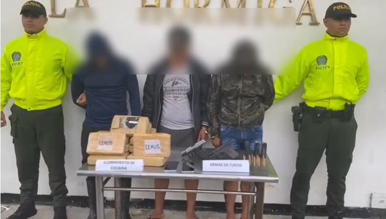 Tres personas fueron capturadas por los delitos de fabricación tráfico porte de armas de fuego o municiones y tráfico, fabricación o porte de estupefacientes.