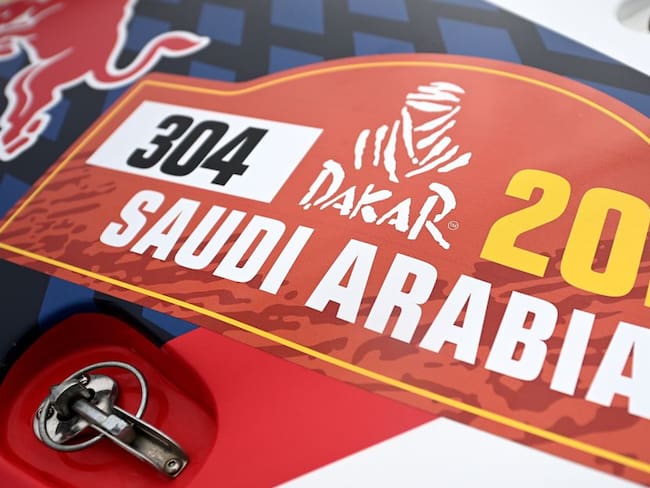 El primer Dakar en Arabia arranca con las miradas en Fernando Alonso