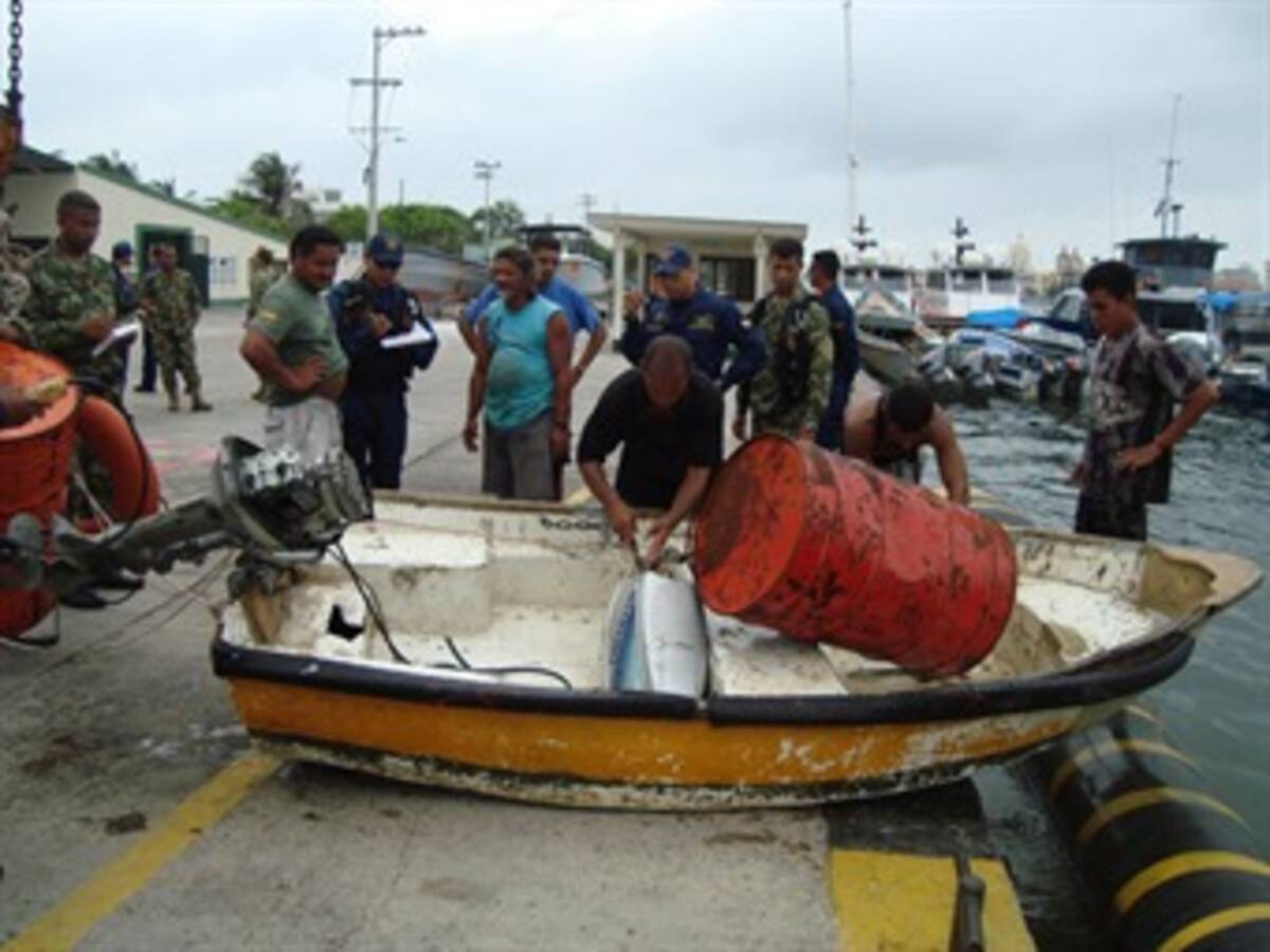 La Armada Nacional rescató dos náufragos en la bahía de Cartagena